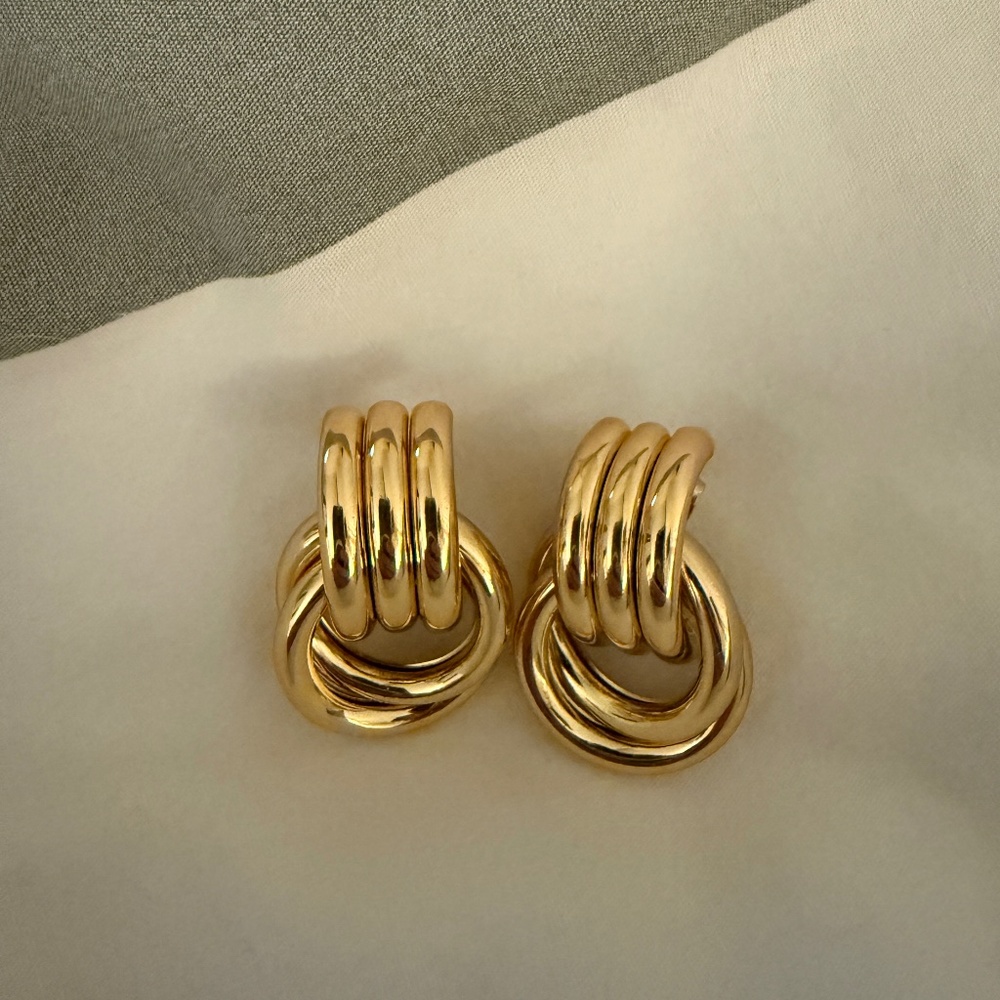 Heaven Mayhem Mini Knot Gold Earrings